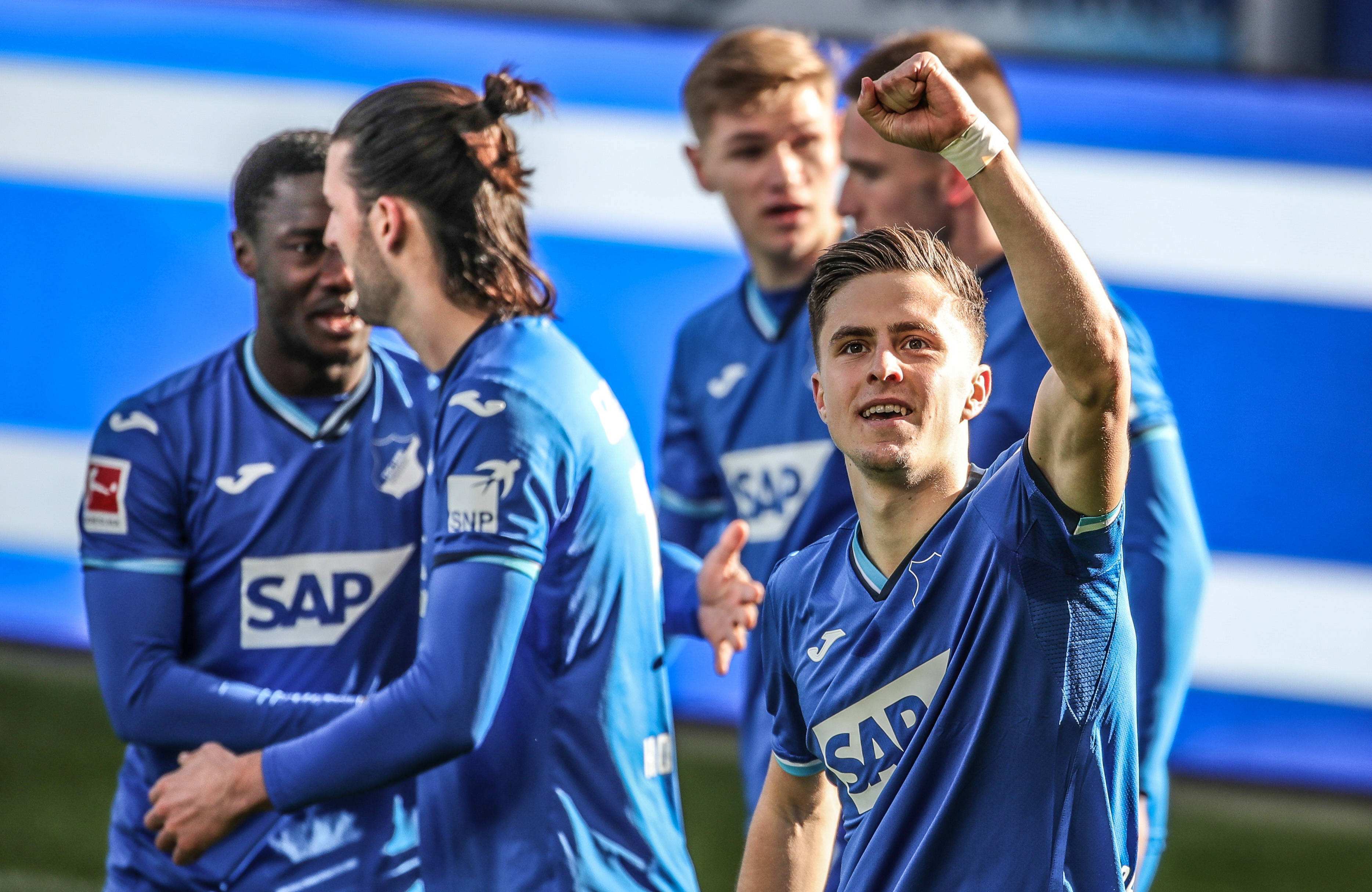 欧冠赛程吃紧，拜仁慕尼黑今晨扳平良机，更衣室稳定，轮换策略成焦点(内马尔加盟巴黎圣日耳曼)-英雄联盟竞猜